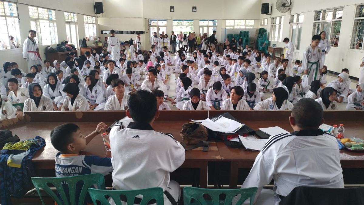 UKT I 2024 Taekwondo Banyuwangi di Aula SMPN 1 Giri