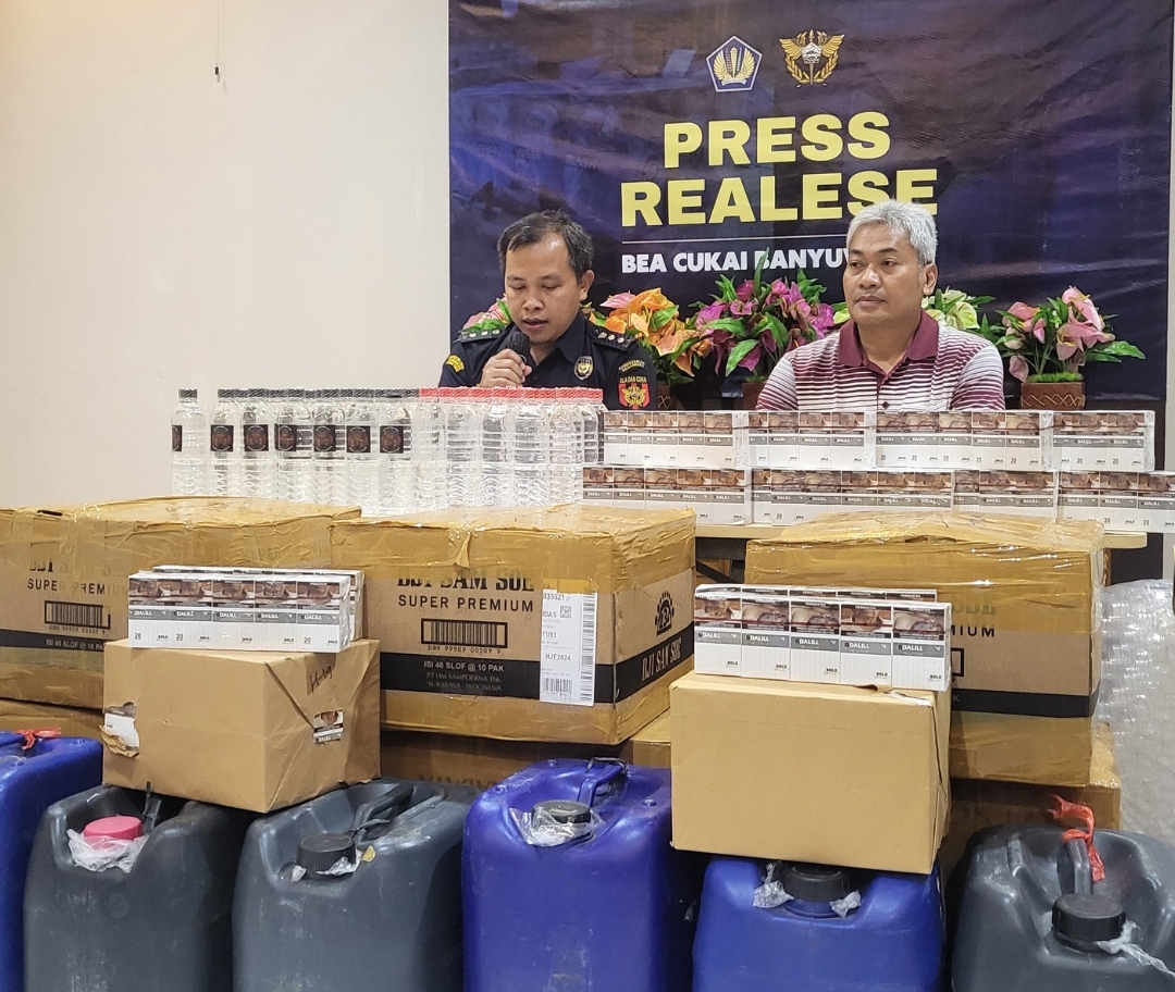 Bea Cukai Banyuwangi mengamankan produk rokok dan miras illegal