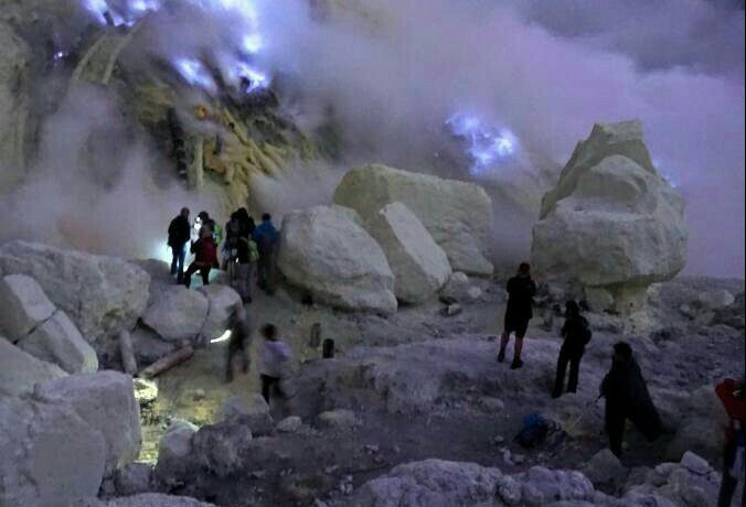Kawah Ijen. (Dayana Riberio Souza - Pinterest)