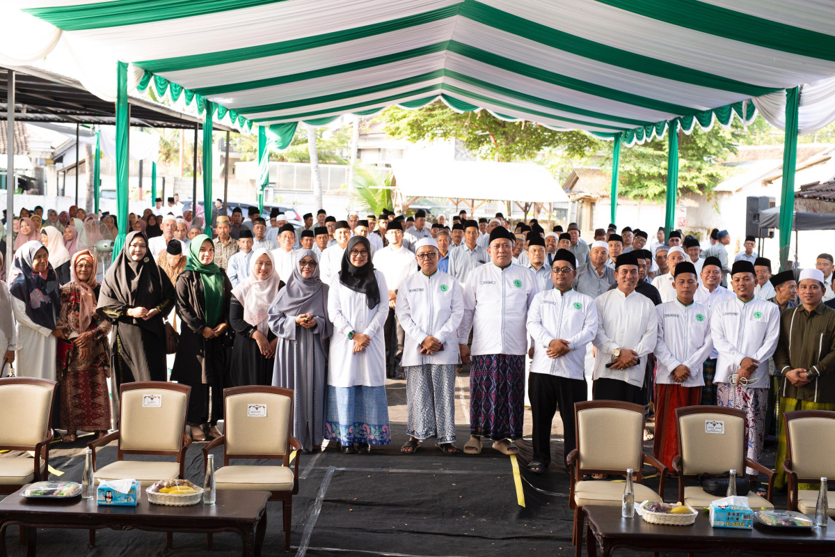 Bupati Banyuwangi Ipuk Fiestiandani bersama Penguru MUI Banyuwangi (foto: istimewa)