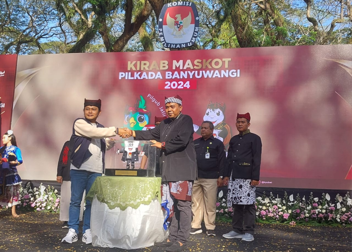 KPU Banyuwangi menggelar parade budaya dan kirap maskot pilkada yang digelar di Destinasi Wisata De Djawatan