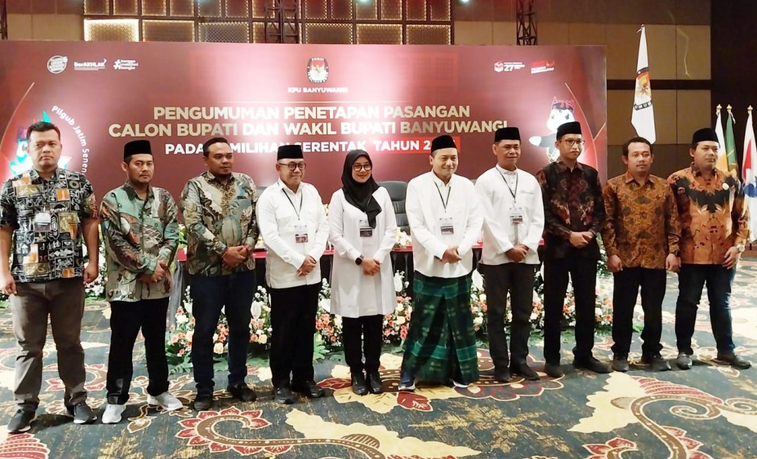  Pasangan Ipuk Fiestiandani - Mujiono dan Ali Makki Zaini - Ali Ruchi resmi ditetapkan sebagai calon bupati dan wakil bupati Banyuwangi untuk Pilkada 2024 oleh KPU Banyuwangi