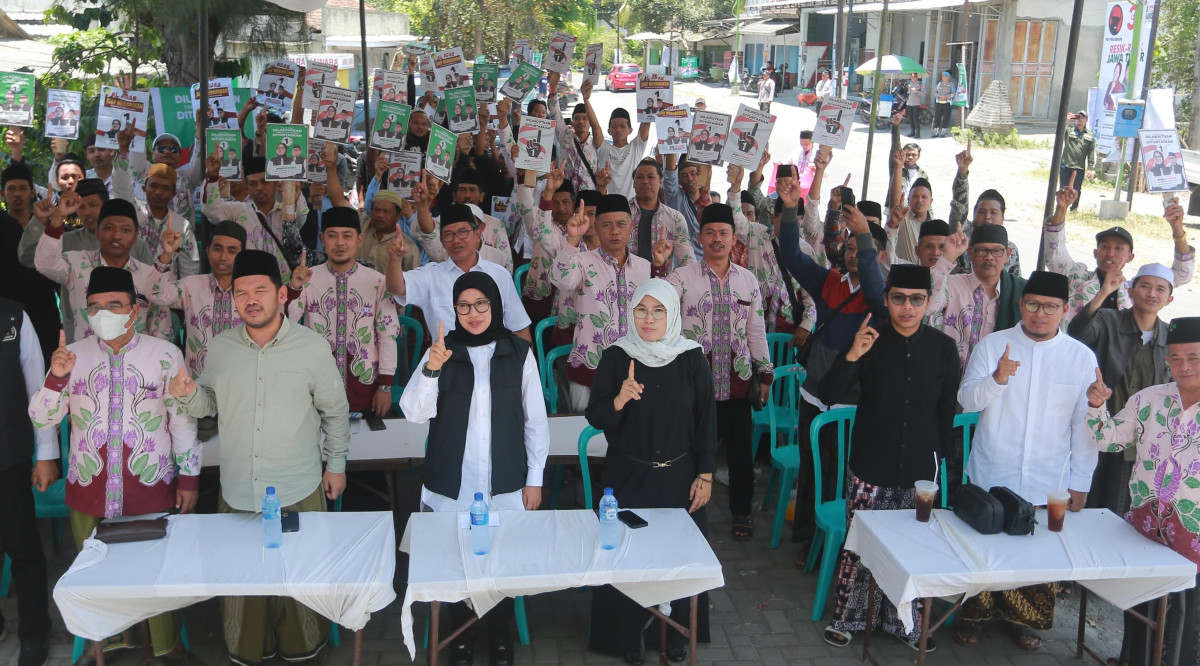 Al Adab mematangkan dukungan pada Ipuk-Mujiono melalui deklarasi (foto : istimewa)