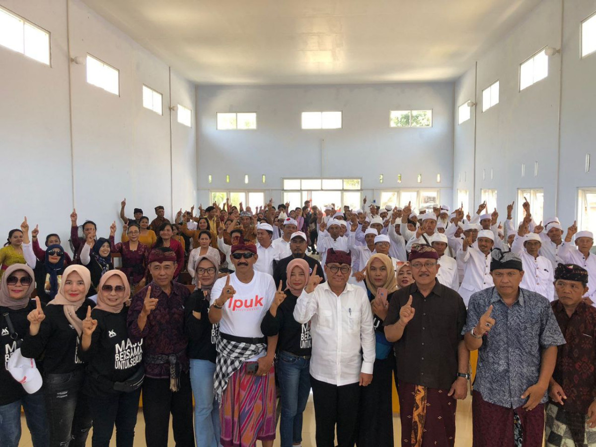 Calon Wakil Bupati Banyuwangi Mujiono mendapat dukungan umat Hindu (foto : istimewa)
