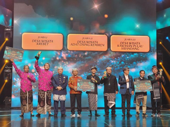 Plt Bupati Banyuwangi, Sugurah hadir dalam Malam Anugerah Desa Wisata Indonesia 2024 di Teater Tanah Airku, Taman Mini Indonesia Indah (TMII) Minggu malam (17/11/2024)