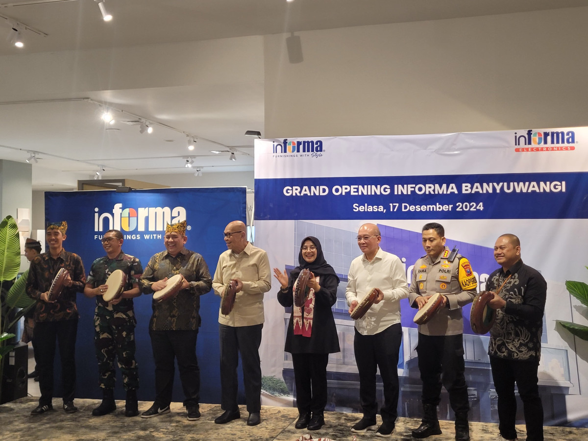 Pembukaan Informa Banyuwangi dihadiri Bupati Banyuwangi, Ipuk Fiestiandani bersama dengan jajaran Manajer Informa dan Forpimda Banyuwangi, Selasa (17/12)