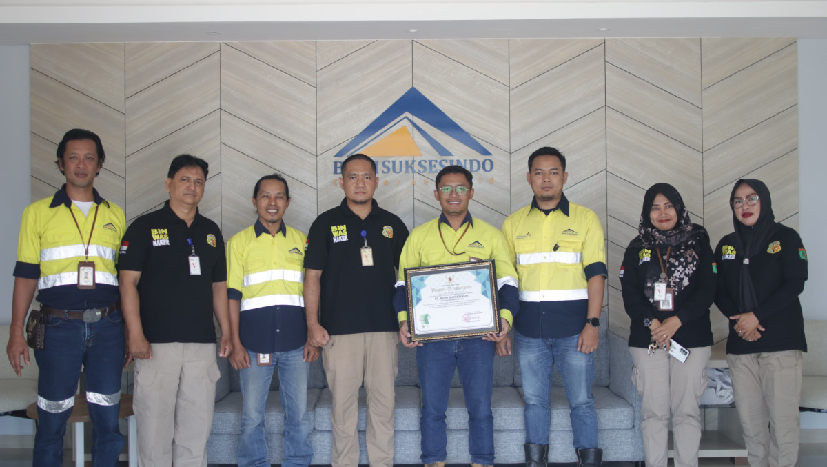 PT Bumi Suksesindo (PT BSI) meraih penghargaan Zero Accident dari Gubernur Jawa Timur.