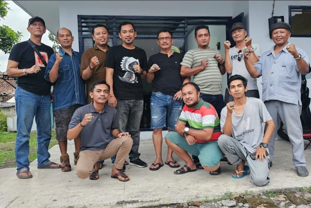 Anggota Komunitas Mars Banyuwangi yang terdiri dari pecinta batu Pirus di Kabupaten Banyuwangi